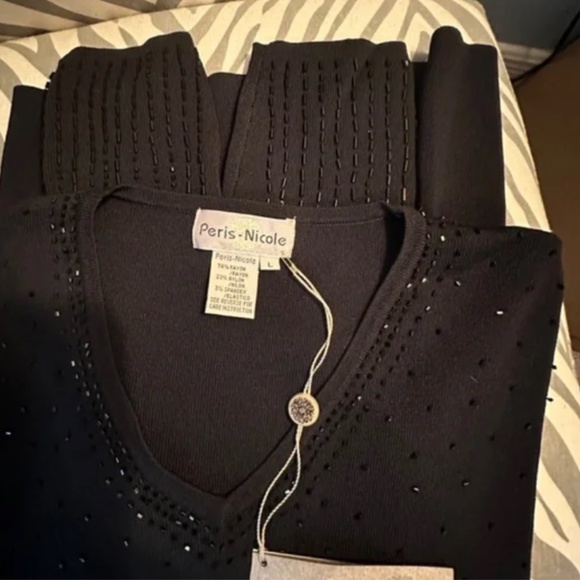 🎁🎁NWT!! Beaded Black Sweater - NEW WITH TAGS!!🎁🎁🎁 - Picture 1 of 11